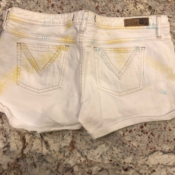 White Volcom Jean shorts - Picture 2 of 3